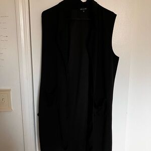 Elegant Black Sleeveless Vest